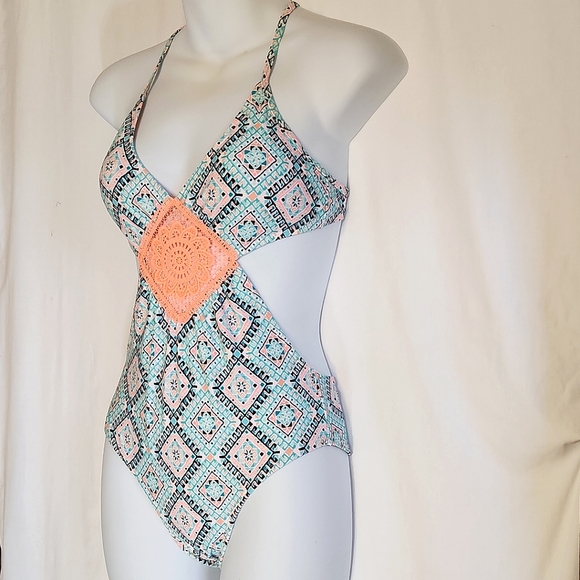 Xhilaration Monokoni Swimsuit Turquoise and Peach Medallion Pattern Sz Small - Picture 4 of 14